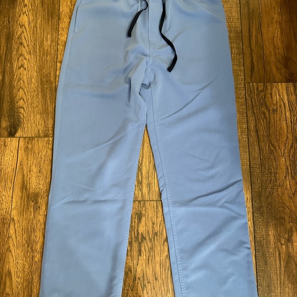 Men’s Medium Figs Scrub Pant - Picture 2 of 5